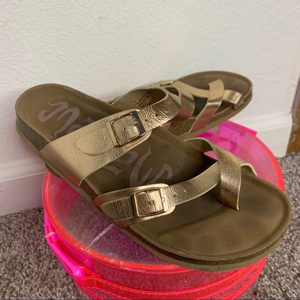 Mad Love Birkenstock-like gold slip on sandals - 8